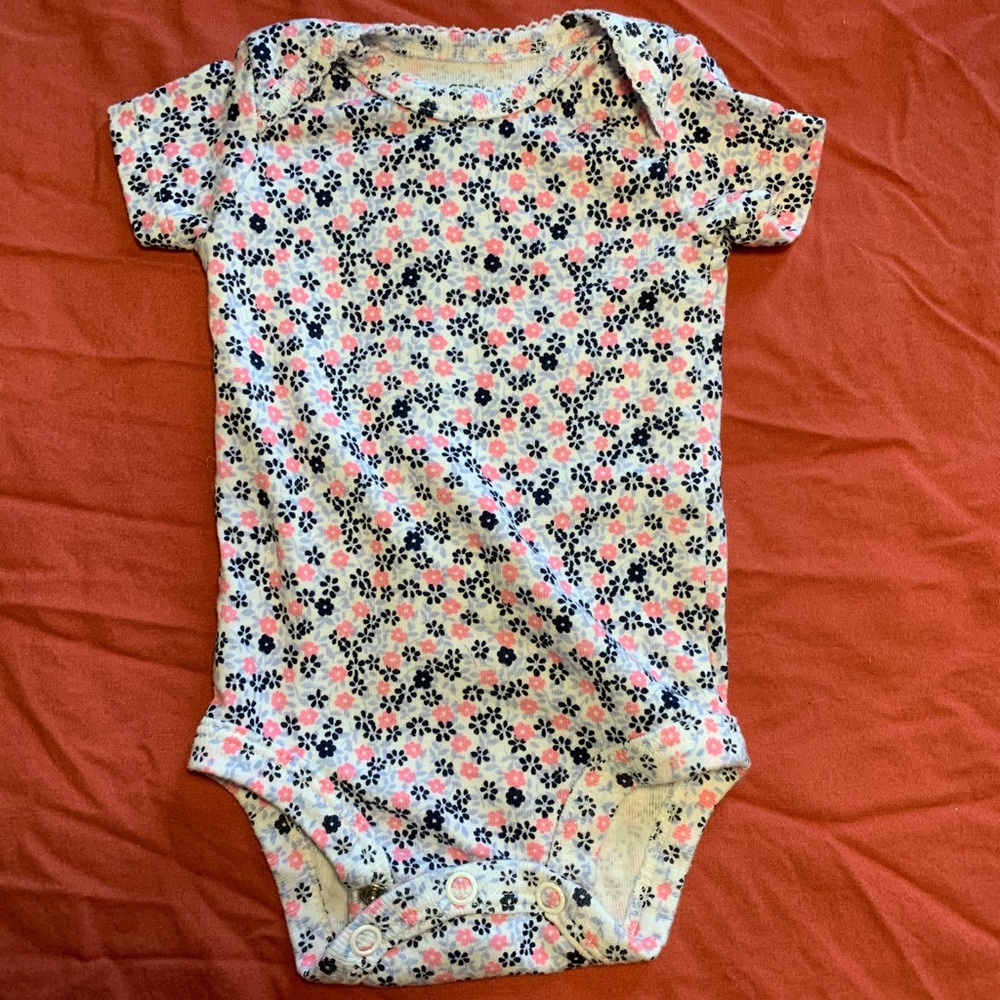 Carter’s newborn short sleeved onesie